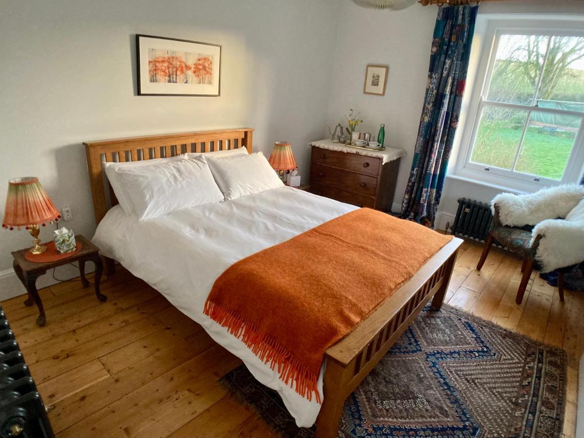 Frizenham Farmhouse Little Torrington Экстерьер фото